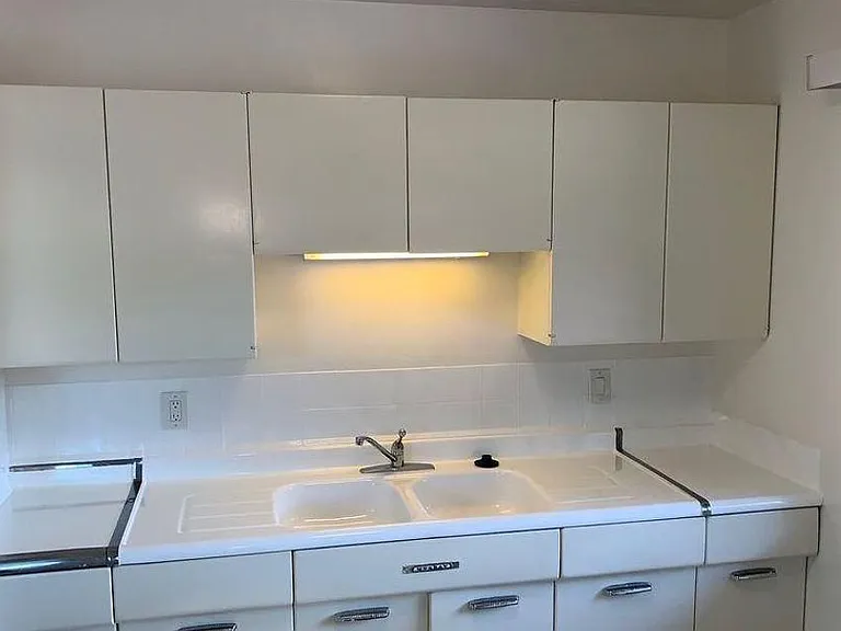 48 Birch St — Photo 3
