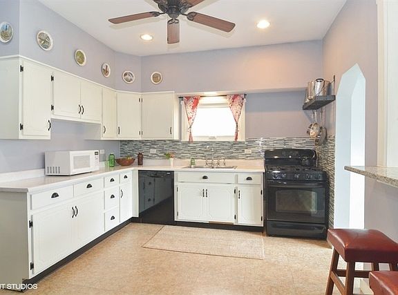 5th image of 3713 N Kedzie Ave