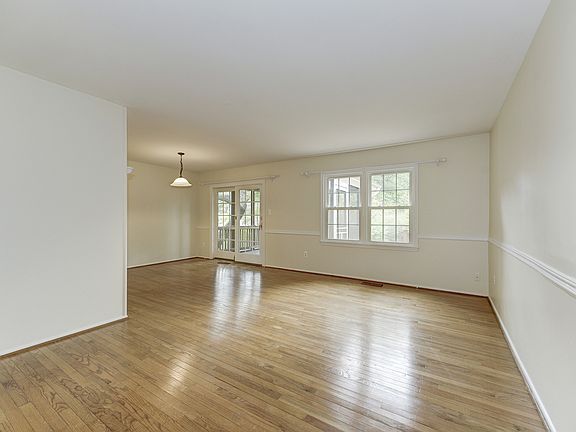 5th image of 5401 Duxford Pl