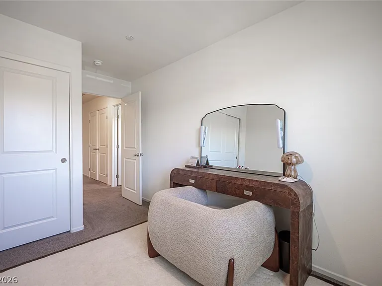 530 Gloster Ave — Photo 25
