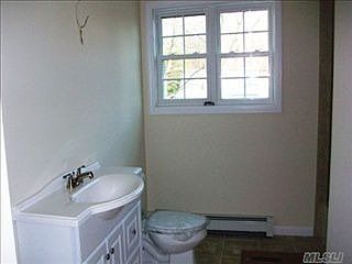 4th image of 22 Laurel St