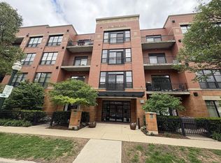 615 W Main St APT 305, Madison, WI 53703
