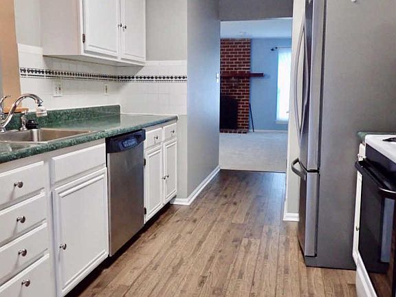 3rd image of 42 Aspen Way
