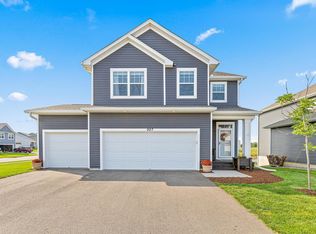 927 Silvercreek Ave W, Delano, MN 55328