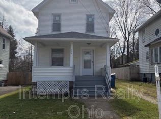 306 Maplewood Ave, Struthers, OH 44471