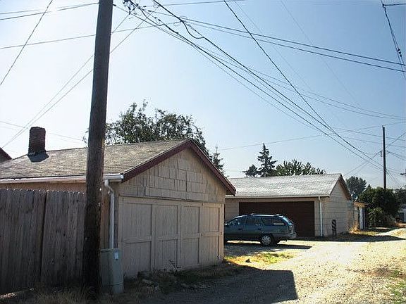 Alley parking for 4 cars and an RV or boat