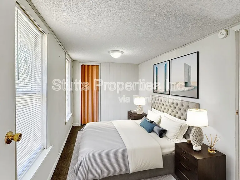 316 S Chestnut St #B — Photo 2