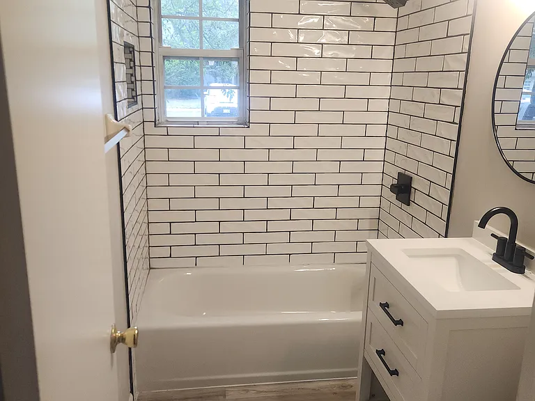 Pine Gate Apartments — Photo 8
