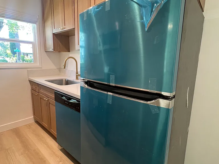 151 N Wilson Ave #2 — Photo 6