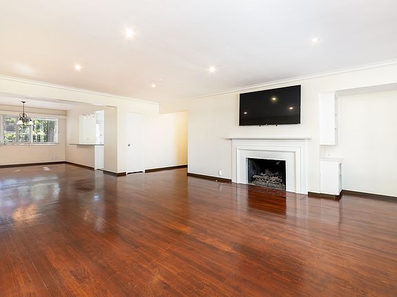2nd image of 365 W California Blvd APT 4