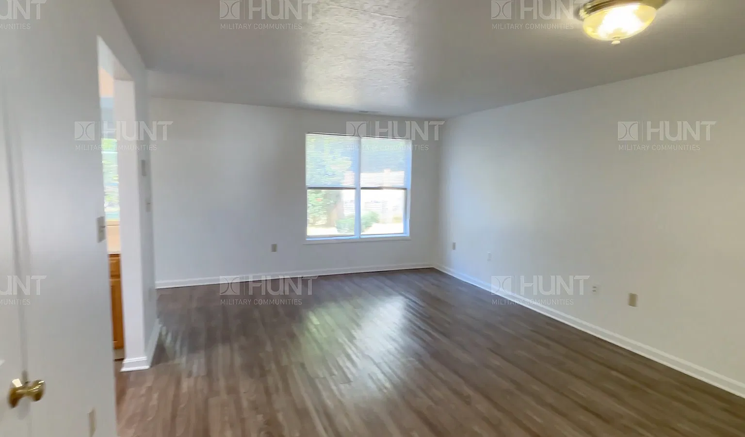 3 bed, 2.5 bath, 1200 sqft, $4,479 — Photo 3