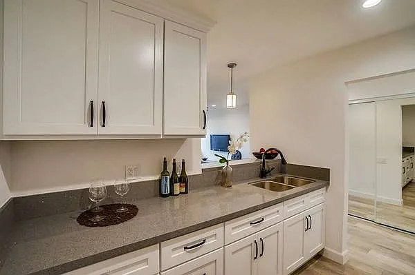 1722 N Avalon Blvd — Photo 14