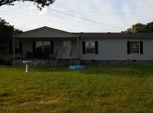 837 Cross Lanes Rd, Westmoreland, TN 37186