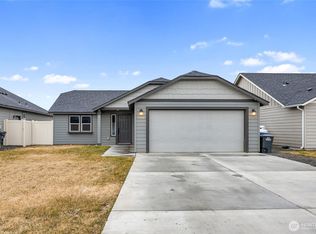 1104 W Maple Drive, Moses Lake, WA 98837