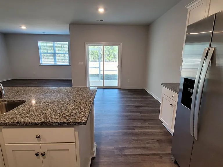 7136 Foxhollow Ln — Photo 6