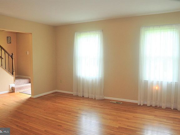 4th image of 14209 Lynway Ct