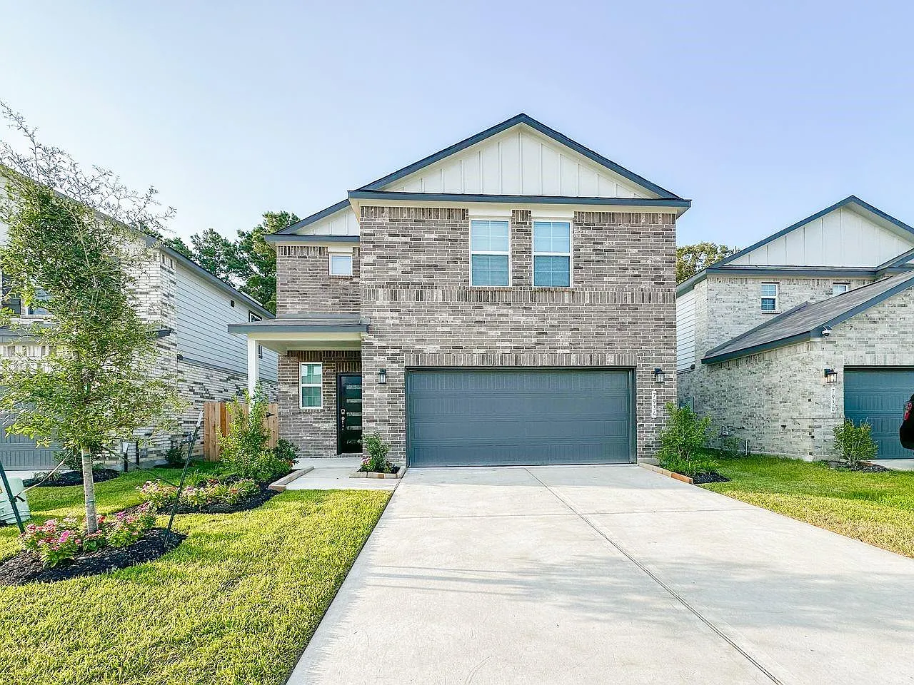 3 bed, 2.5 bath, 1952 sqft, $2,350 — Photo 1