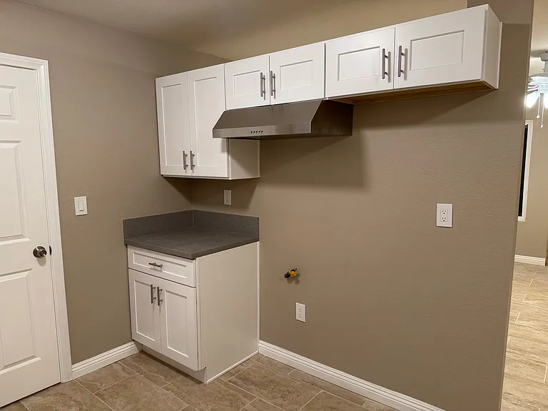 16645 Valencia Ave #2B — Photo 9