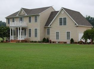 402 Plantation Ln, Smithfield, VA 23430