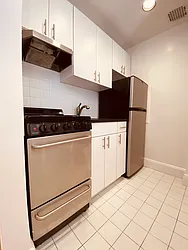Rented by Metropolis Real Estate of Manhattan