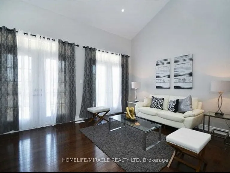 32 Okanagan Dr — Photo 5