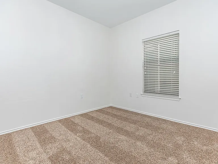 San Pedro Apartments — Photo 50