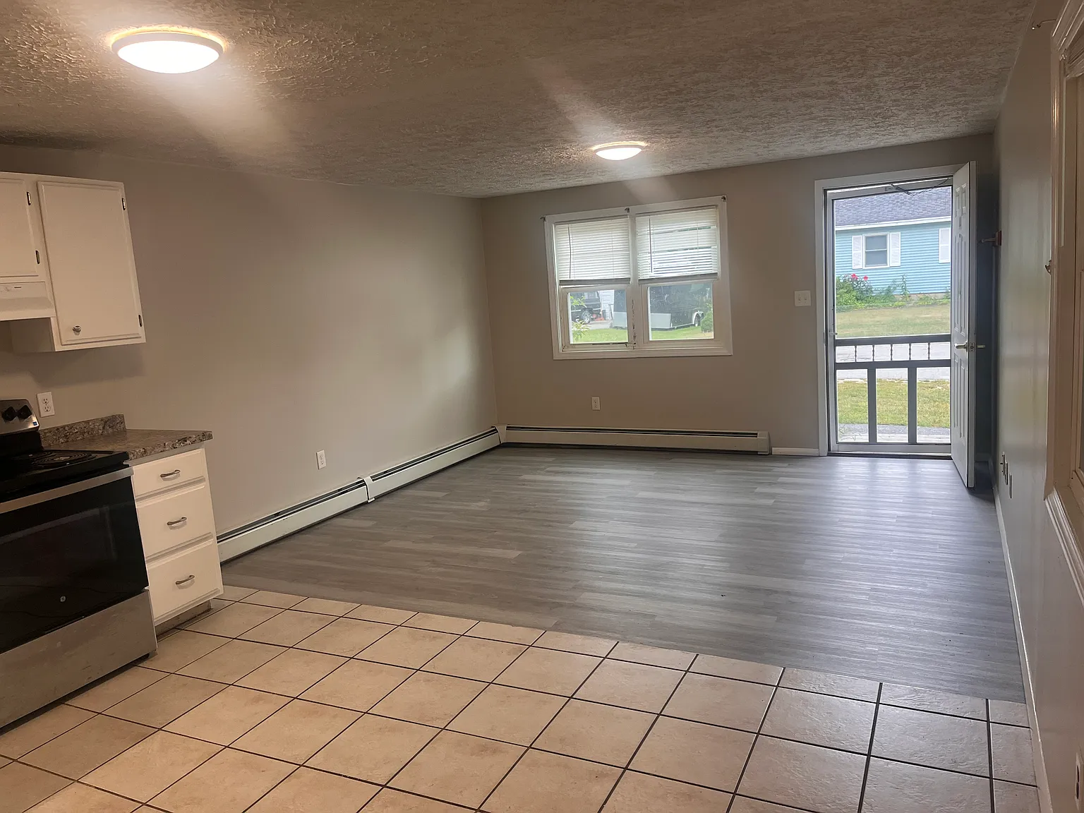 3 bed, 996 sqft, $2,350 — Photo 3