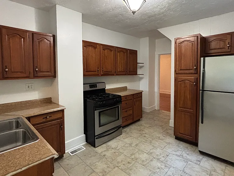 98 Sterrett St #1 — Photo 18