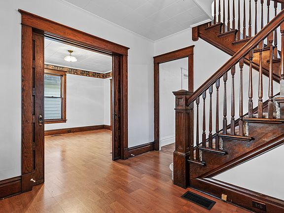 2nd image of 305 Orange St