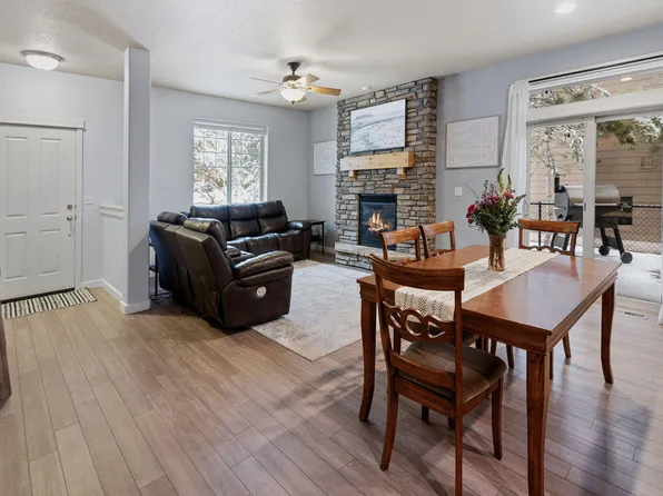 51861 Hollinshead Pl, La Pine, OR 97739