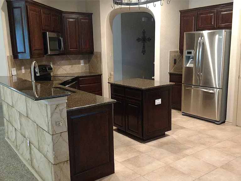 3200 Stonecrop Trl — Photo 3