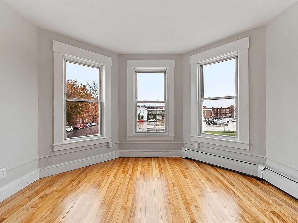 Rear of main bedroom