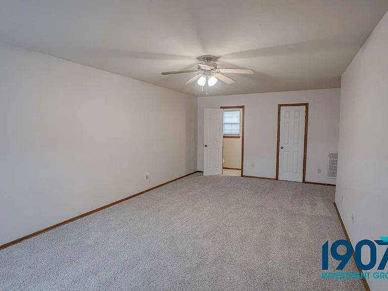 2508 Tyler Ln — Photo 21