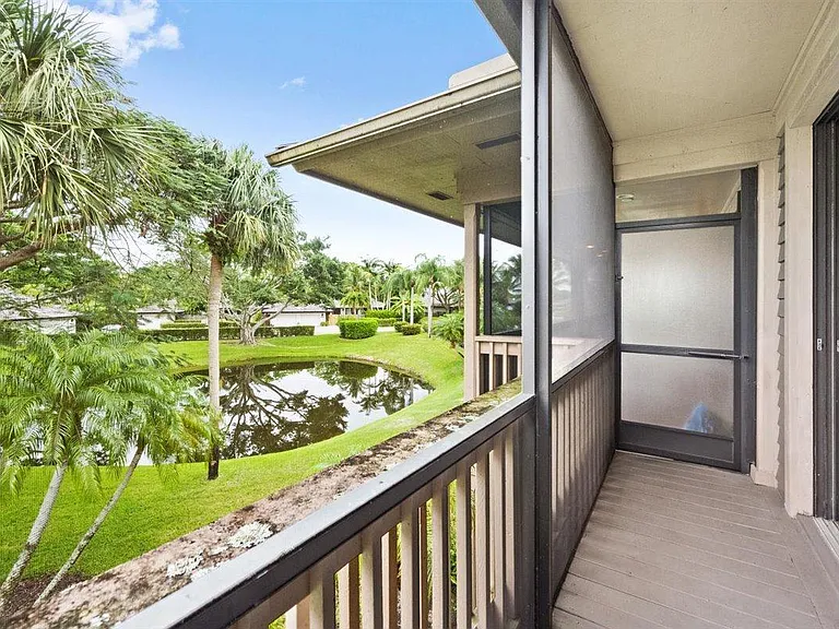 11818 Pebblewood Dr — Photo 10