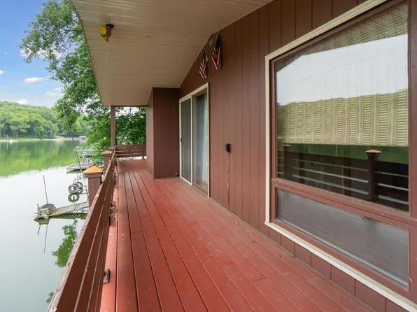 9693 N Blackhawk Dr, Edgerton, WI 53534