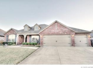 4809 E Commercial St, Broken Arrow, OK 74014