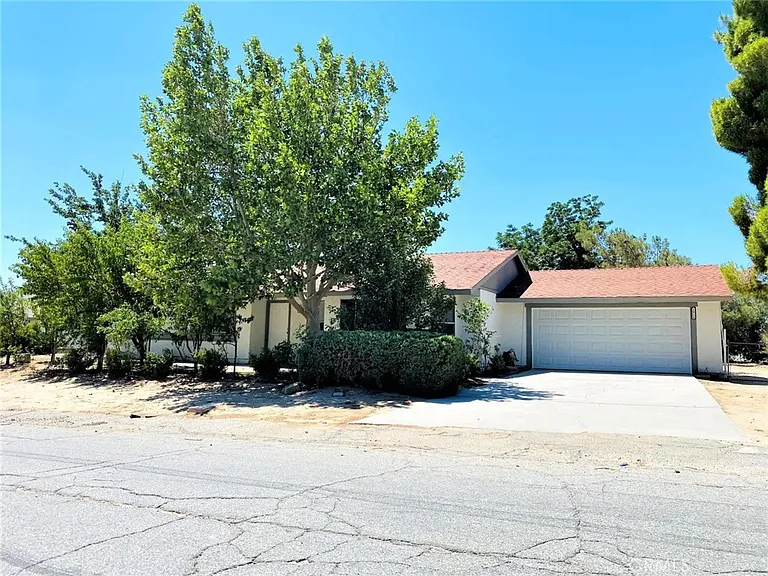 16716 Stagecoach Ave — Photo 1