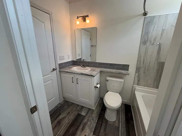 112 Paradise Dr — Photo 10