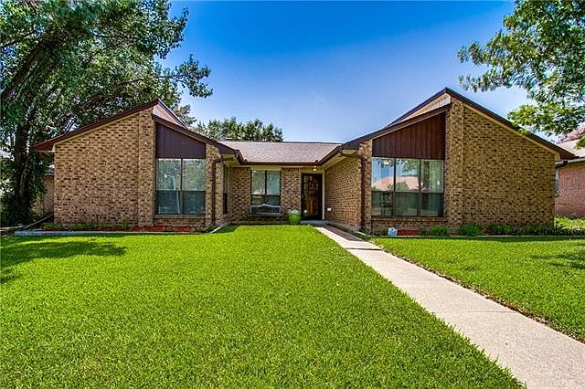 1st image of 616 Plantation Dr