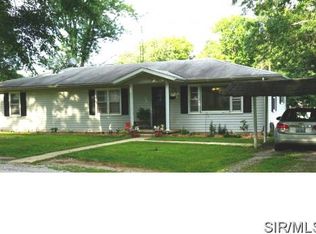 250 14th St, Carlyle, IL 62231