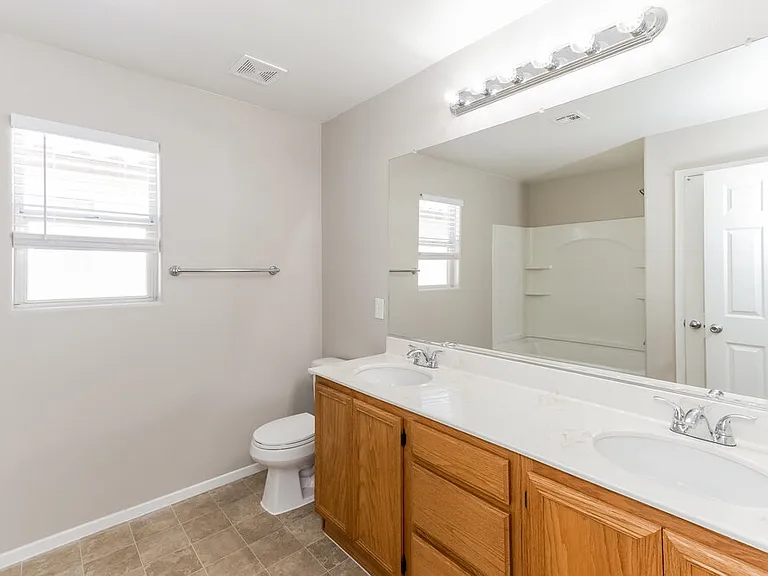 70 Glen Park Ave — Photo 10