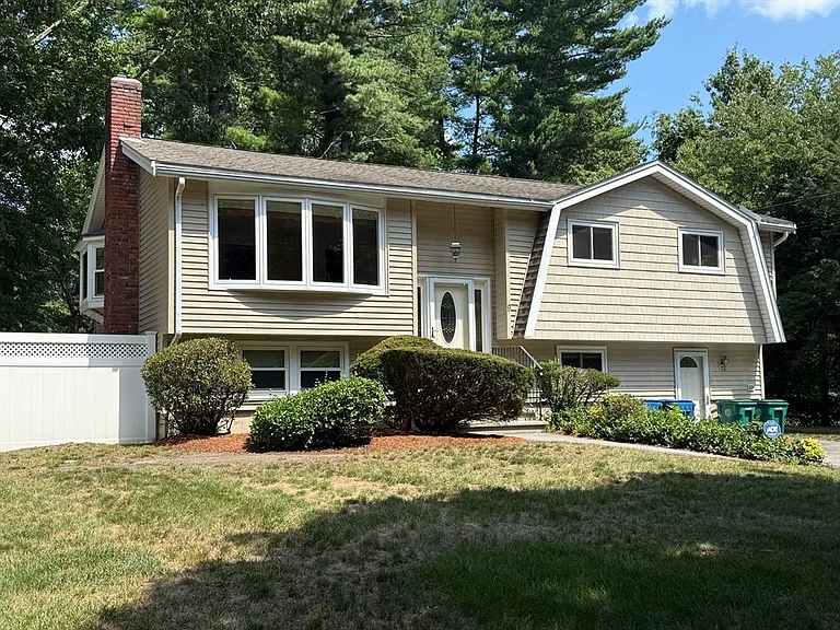 9 Brookdale Cir — Photo 2