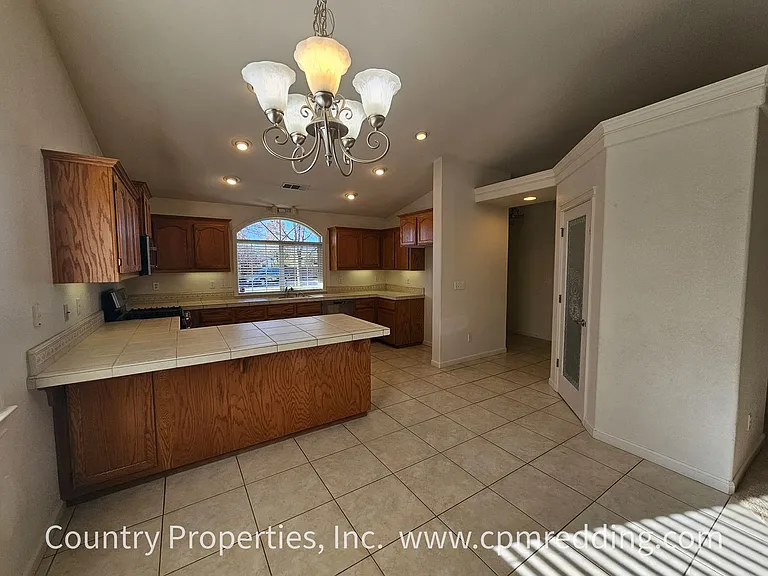 3875 Meadow Oak Way — Photo 2