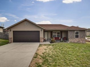 1304 W Robin St, Ozark, MO 65721
