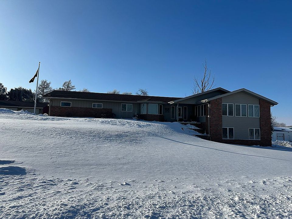 1st image of 4 Golfview Ct
