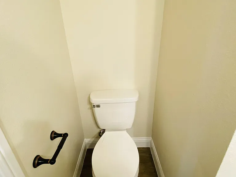 312 E Heron St — Photo 15