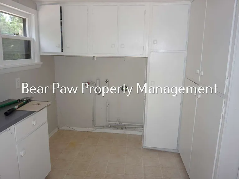 960 Loveland St #B — Photo 12