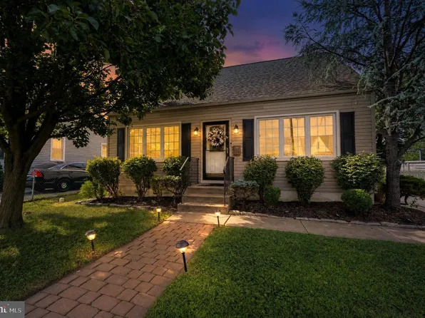 126 E Lafayette Ave, Magnolia, NJ 08049