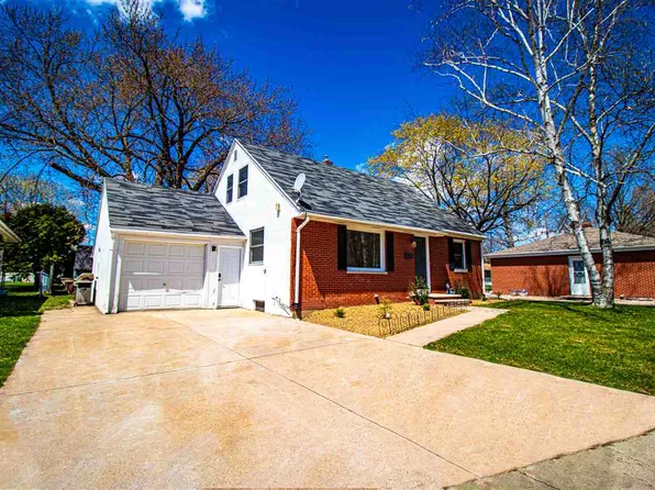 1524 Carroll Ave, Green Bay, WI 54304