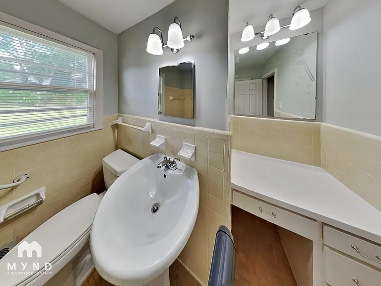 877 Twin Lake Dr NE — Photo 17